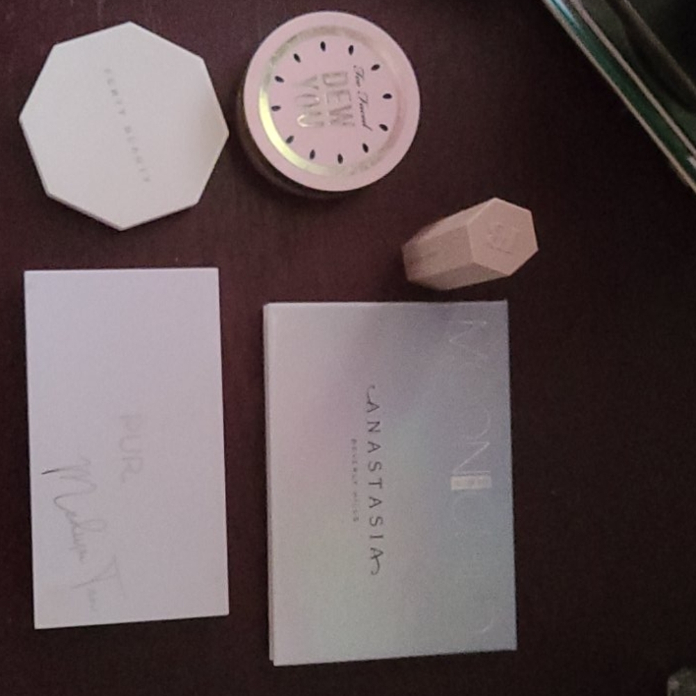 Makeup bundle